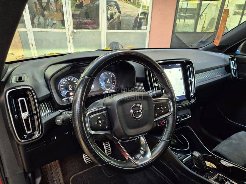 Volvo XC40 D4 R design 4x4