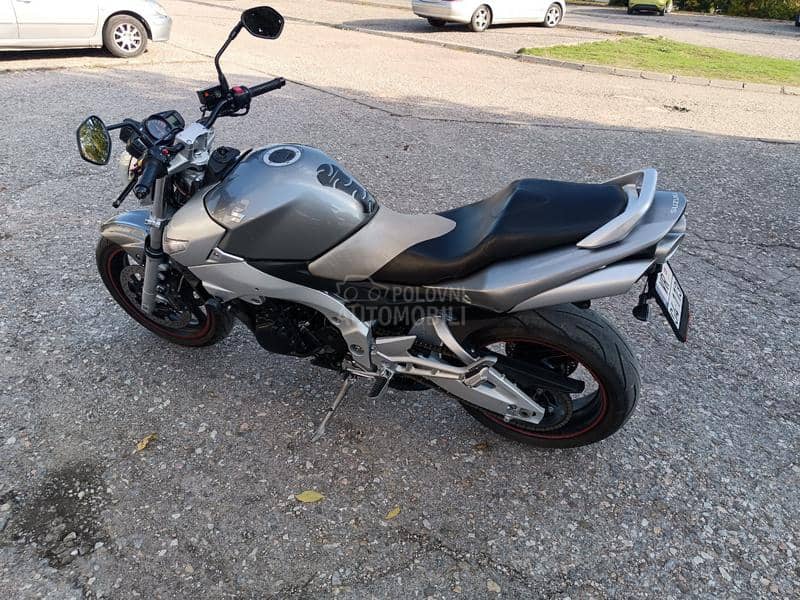 Suzuki GSR