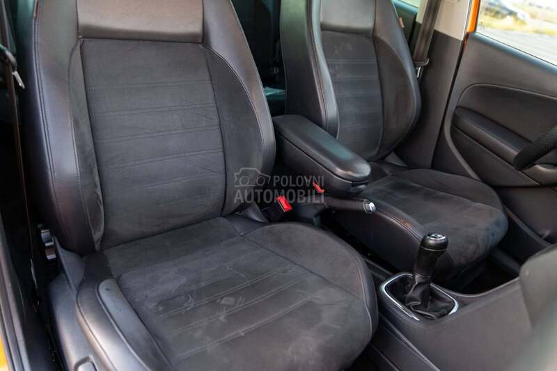 Volkswagen Polo 1.2TSI/CROSS