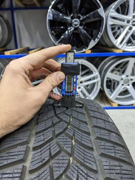 Goodyear 205/55 R17 Zimska