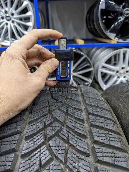 Goodyear 205/55 R17 Zimska