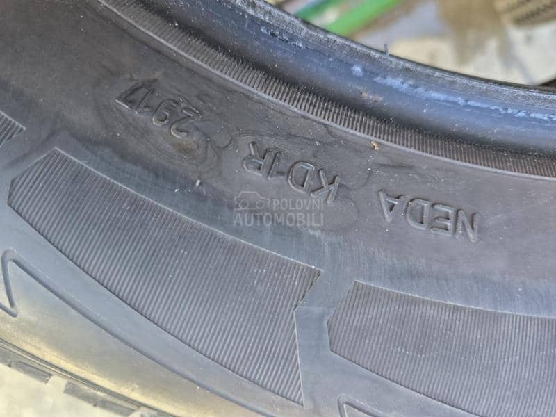 Goodyear 215/70 R16 Zimska