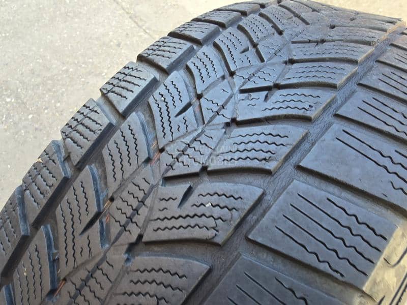 Goodyear 215/70 R16 Zimska
