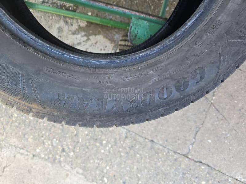 Goodyear 215/70 R16 Zimska