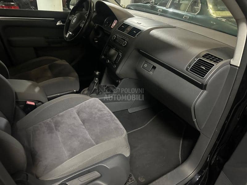 Volkswagen Touran HIGHLINE-PANO