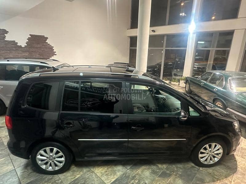 Volkswagen Touran HIGHLINE-PANO