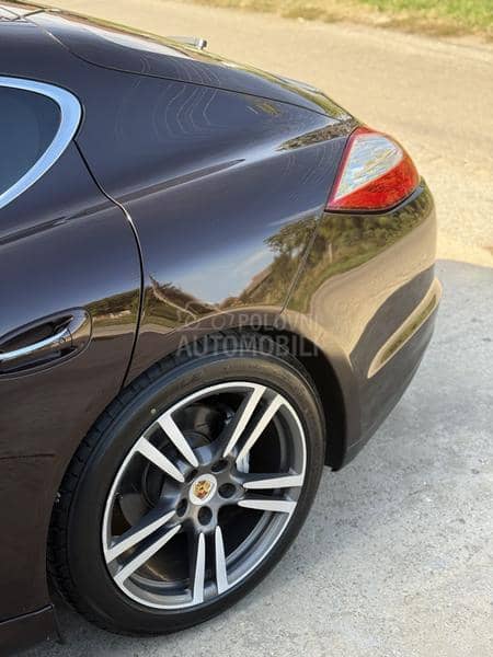 Porsche Panamera 4.8 v8