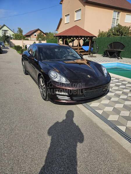 Porsche Panamera 4.8 v8