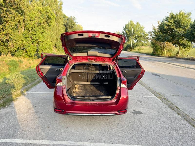 Toyota Auris 