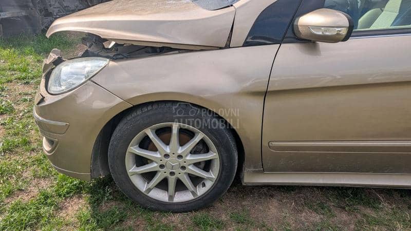 Mercedes Benz B 200 