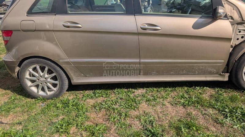 Mercedes Benz B 200 