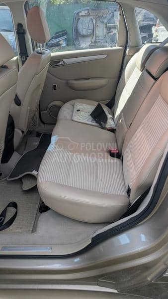 Mercedes Benz B 200 