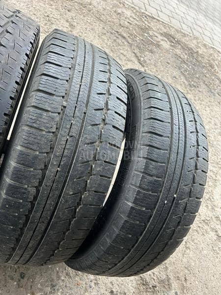 Nokian 215/60 R17 Zimska