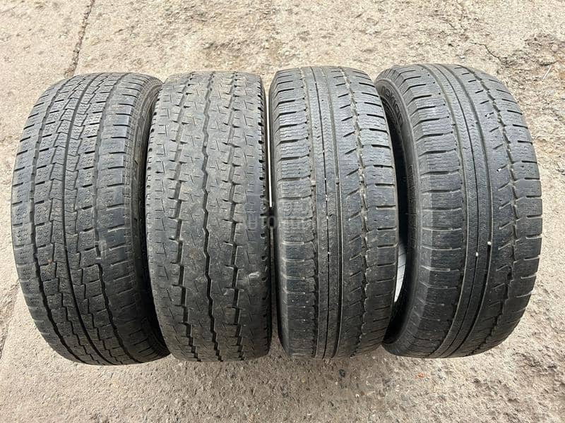 Nokian 215/60 R17 Zimska