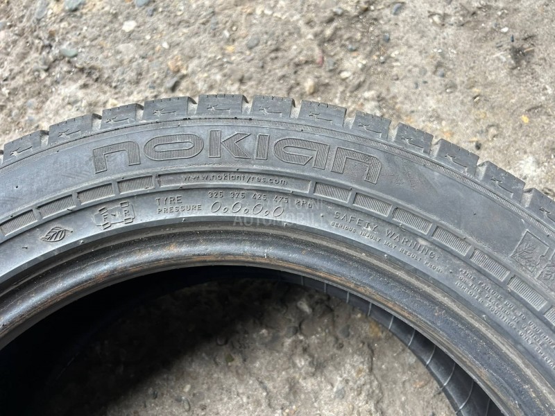 Nokian 215/60 R17 Zimska