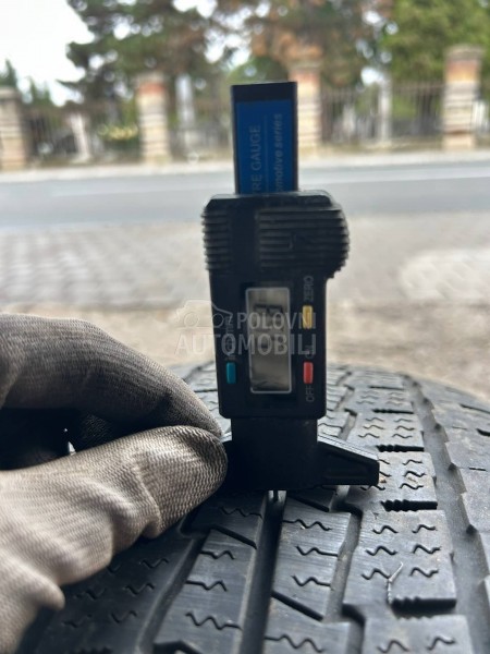 Nokian 215/60 R17 Zimska