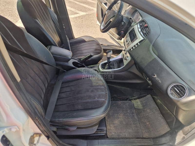 Lancia Delta A K C I J A