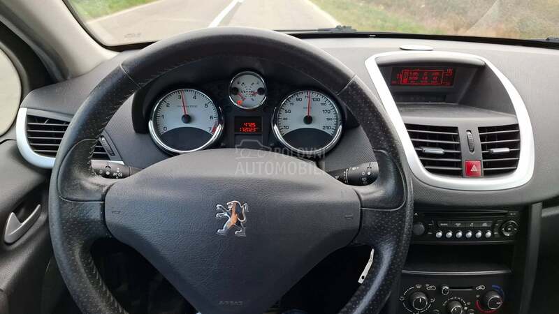 Peugeot 207 1.4 8 ven tila