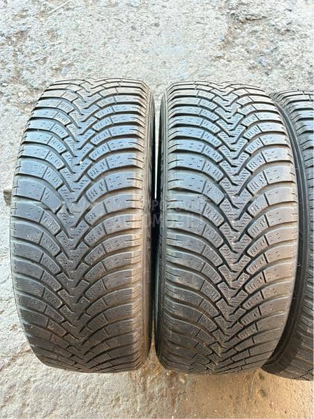 Falken 185/60 R15 Zimska