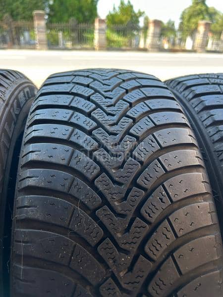 Falken 185/60 R15 Zimska