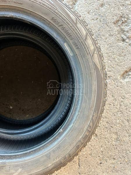 Falken 185/60 R15 Zimska