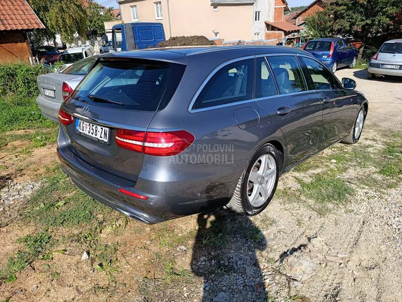 Mercedes Benz E 220 9G 7 sed