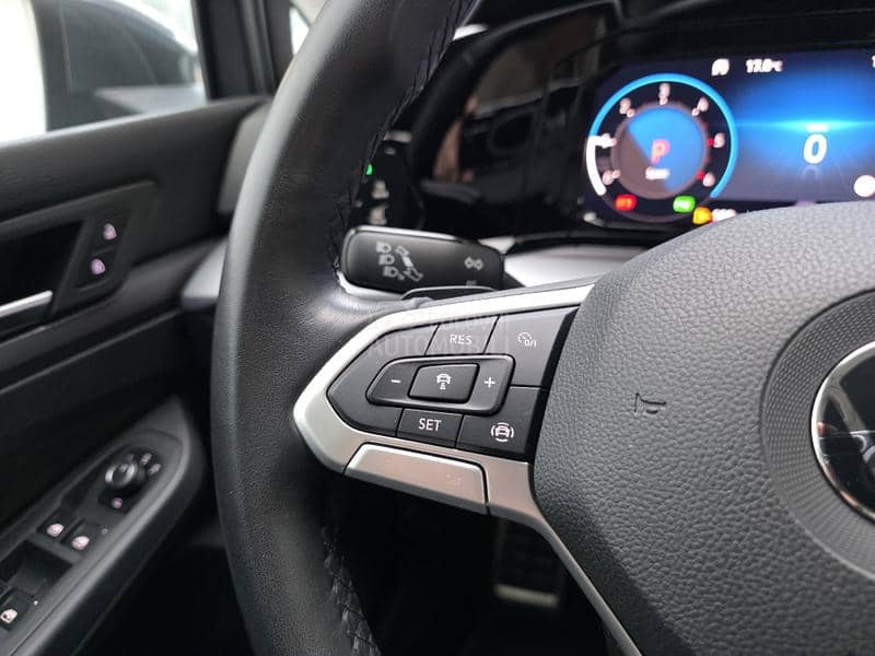 Volkswagen Golf 8 Virt. IQ-LIGHT Pano