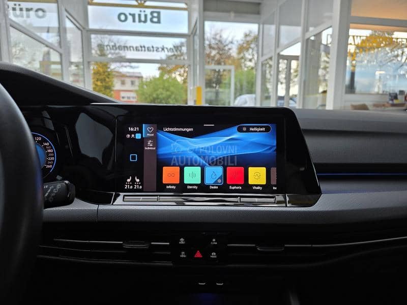 Volkswagen Golf 8 Virt. IQ-LIGHT Pano