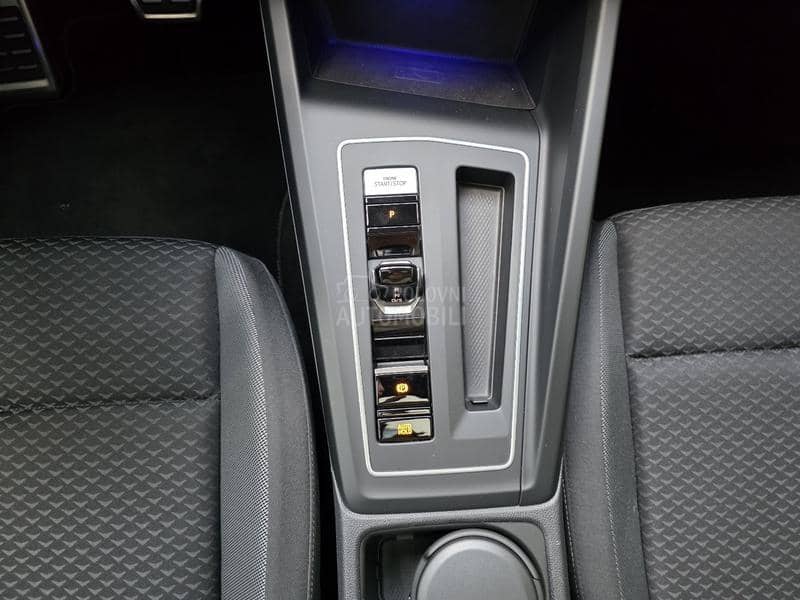 Volkswagen Golf 8 Virt. IQ-LIGHT Pano