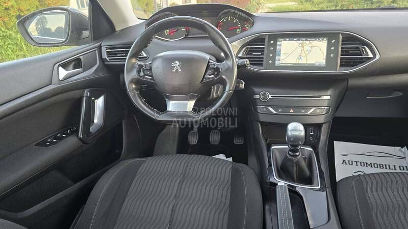 Peugeot 308 1.6 eHDI PANO