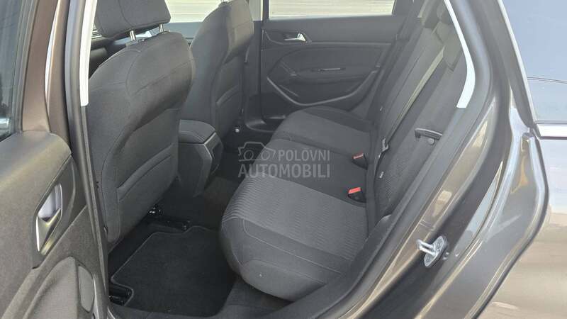 Peugeot 308 1.6 eHDI PANO