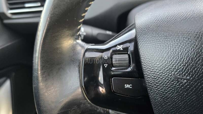 Peugeot 308 1.6 eHDI PANO