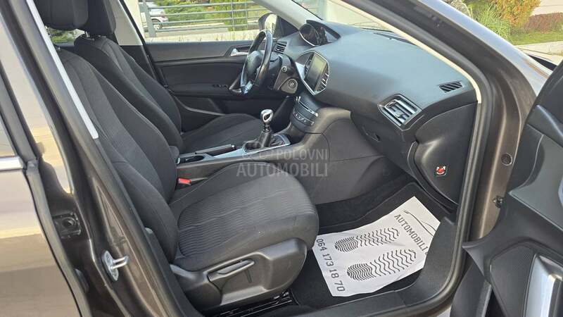 Peugeot 308 1.6 eHDI PANO