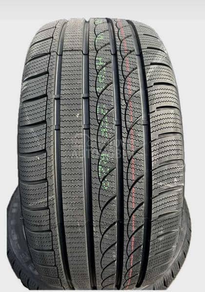 Tracmax 225/40 R18 Zimska