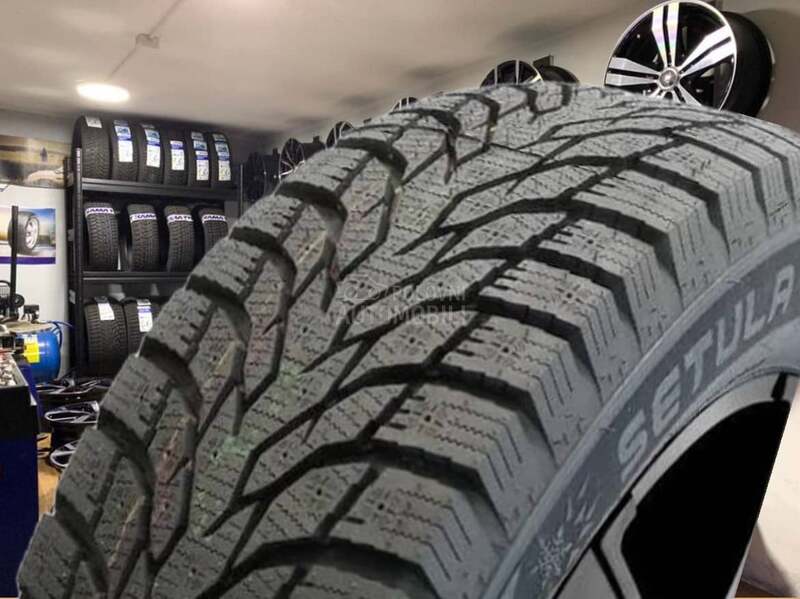 Tracmax 215/50 R17 Zimska
