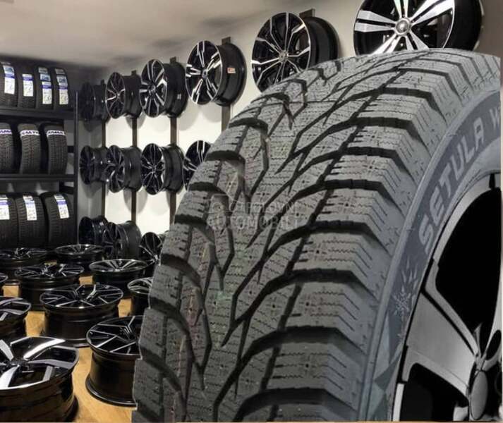 Tracmax 215/50 R17 Zimska