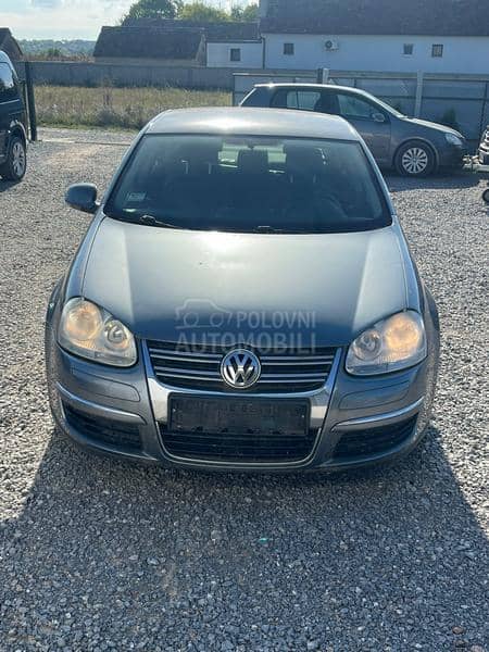 Kompletan auto u delovima