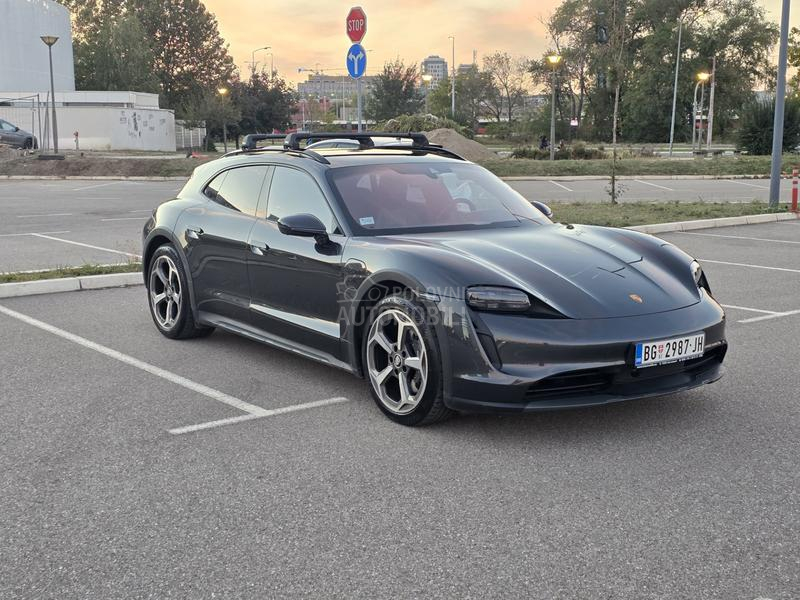 Porsche Taycan Cross Tourismo 4