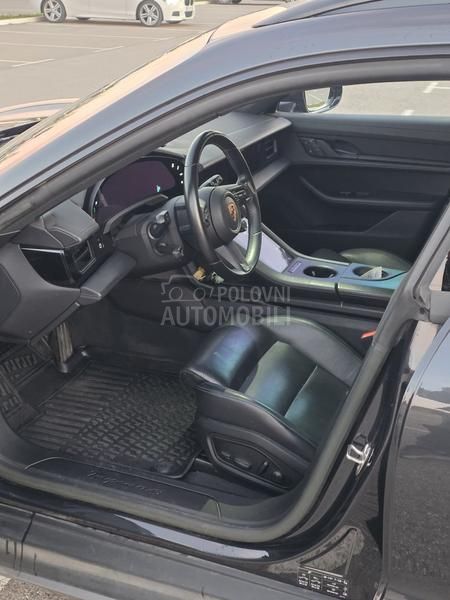 Porsche Taycan Cross Tourismo 4