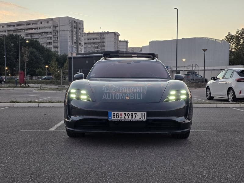 Porsche Taycan Cross Tourismo 4