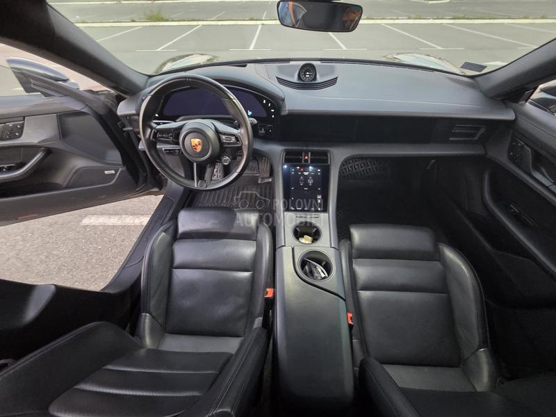 Porsche Taycan Cross Tourismo 4