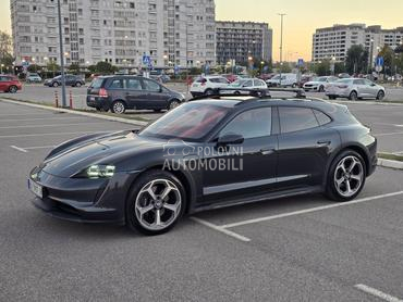 Porsche Taycan Cross Tourismo 4
