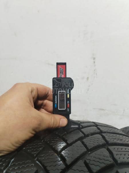 Bridgestone 235/50 R18 Zimska