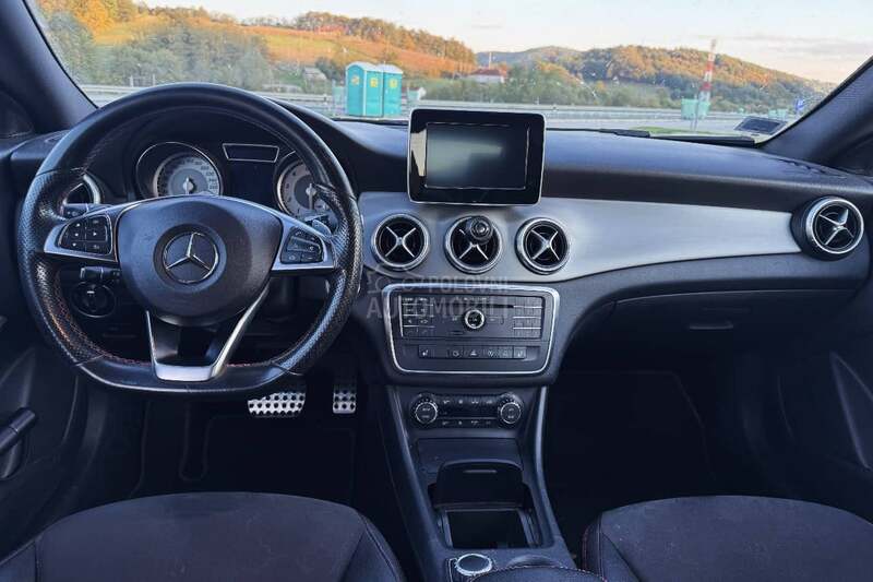 Mercedes Benz CLA 200 1.6 AMG oprema