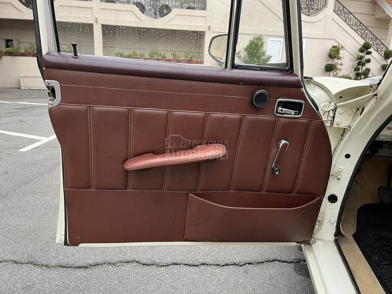 Mercedes Benz 200d fintail