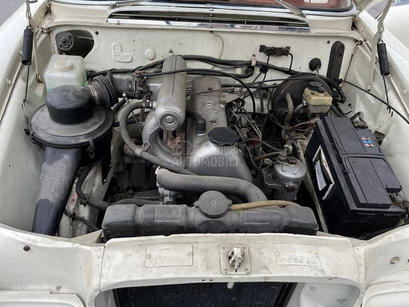 Mercedes Benz 200d fintail