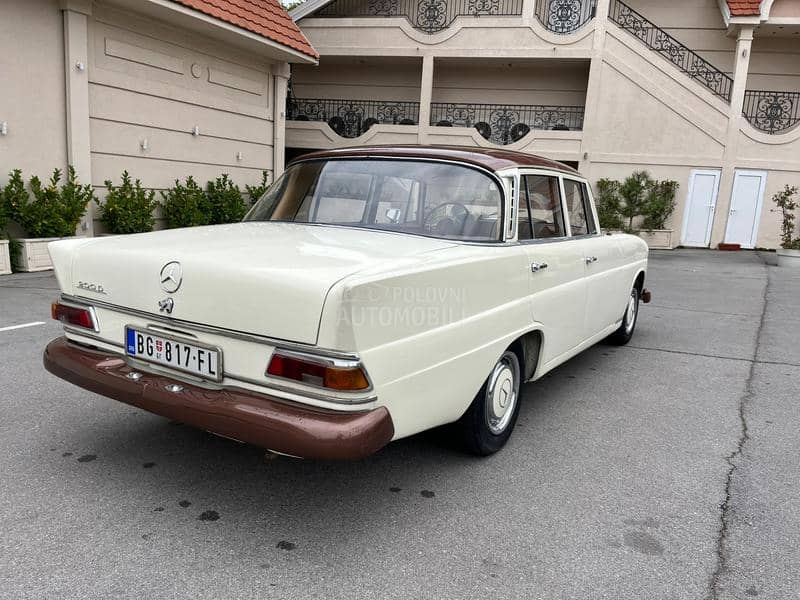 Mercedes Benz 200d fintail