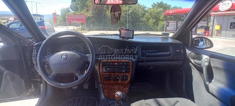 Opel Vectra B 1.6