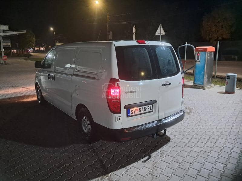 Hyundai H-1 2.5