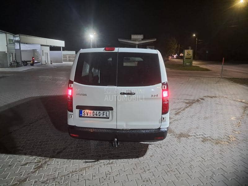 Hyundai H-1 2.5